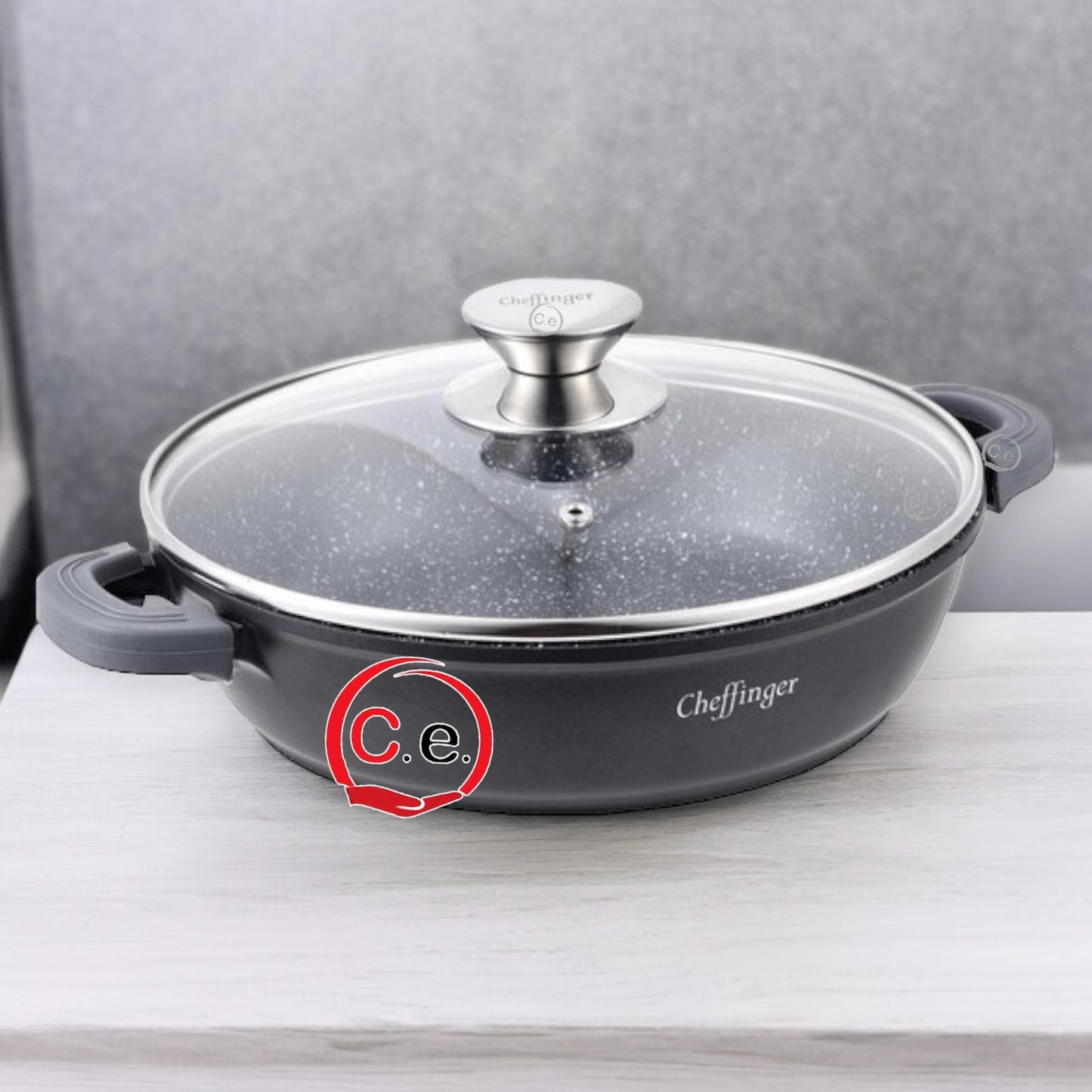 Tegame in pietra lavica con coperchio in vetro Cheffinger e manici rimovibili in silicone